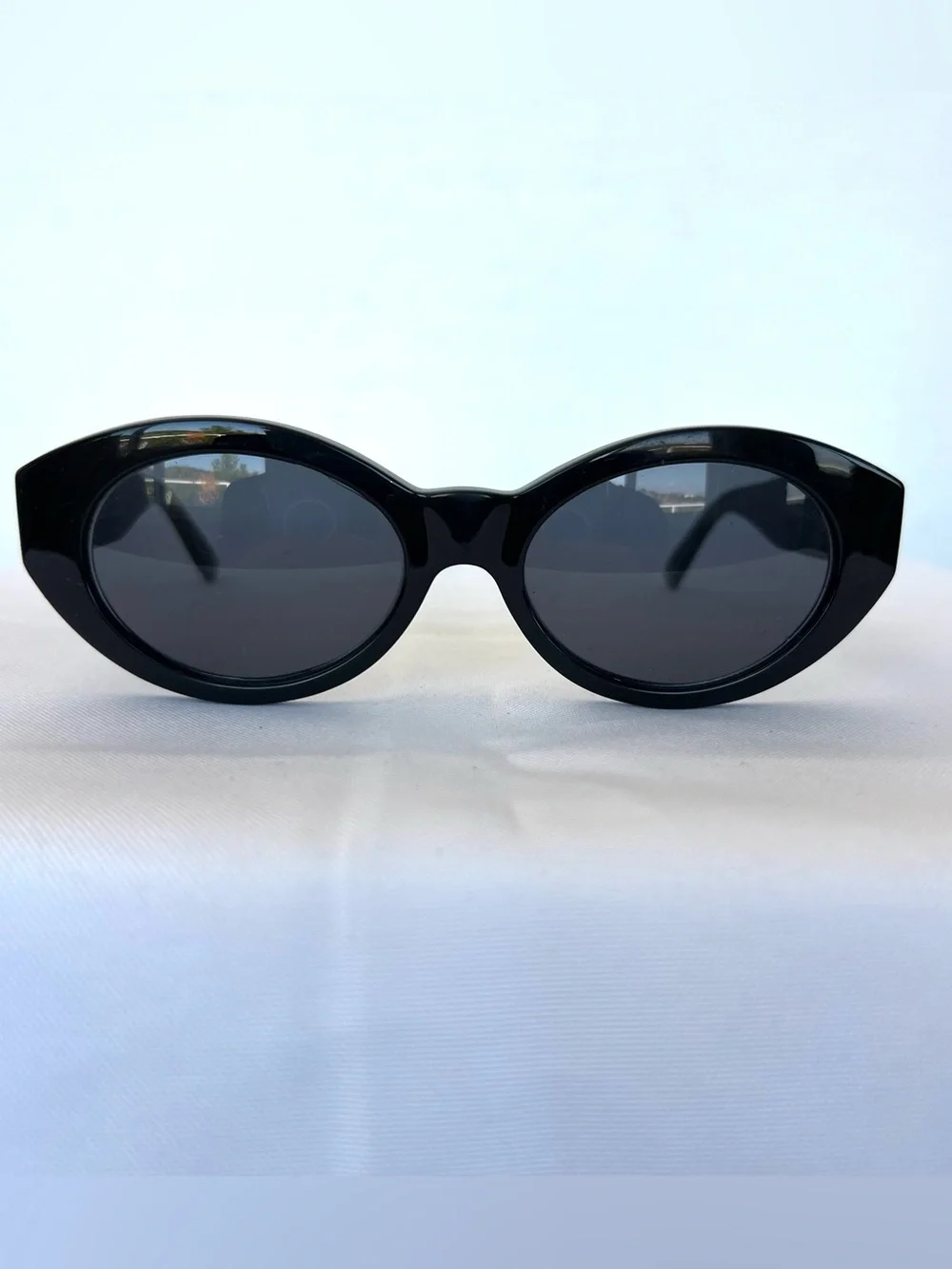 VERSACE MOD 480/A N52 Bold Black Frame Oval Lenses Silver Metal Logo Sunglasses